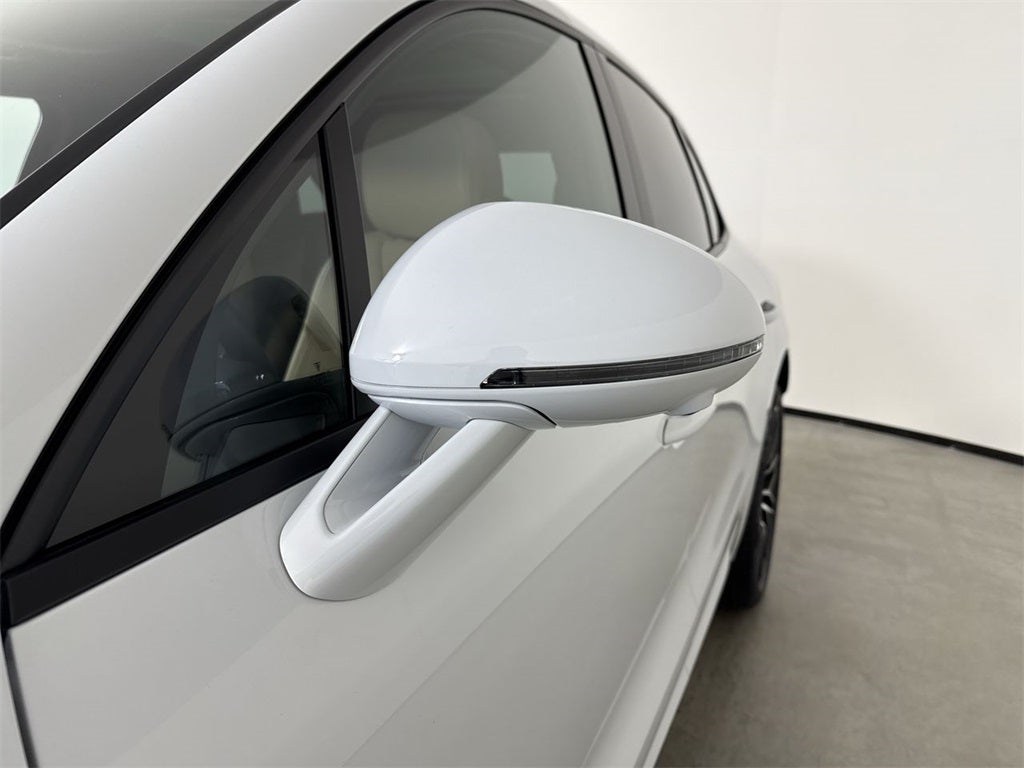 2025 Porsche Macan AWD