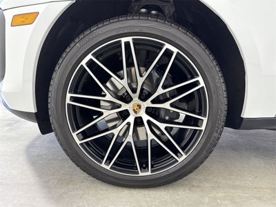 2025 Porsche Macan AWD