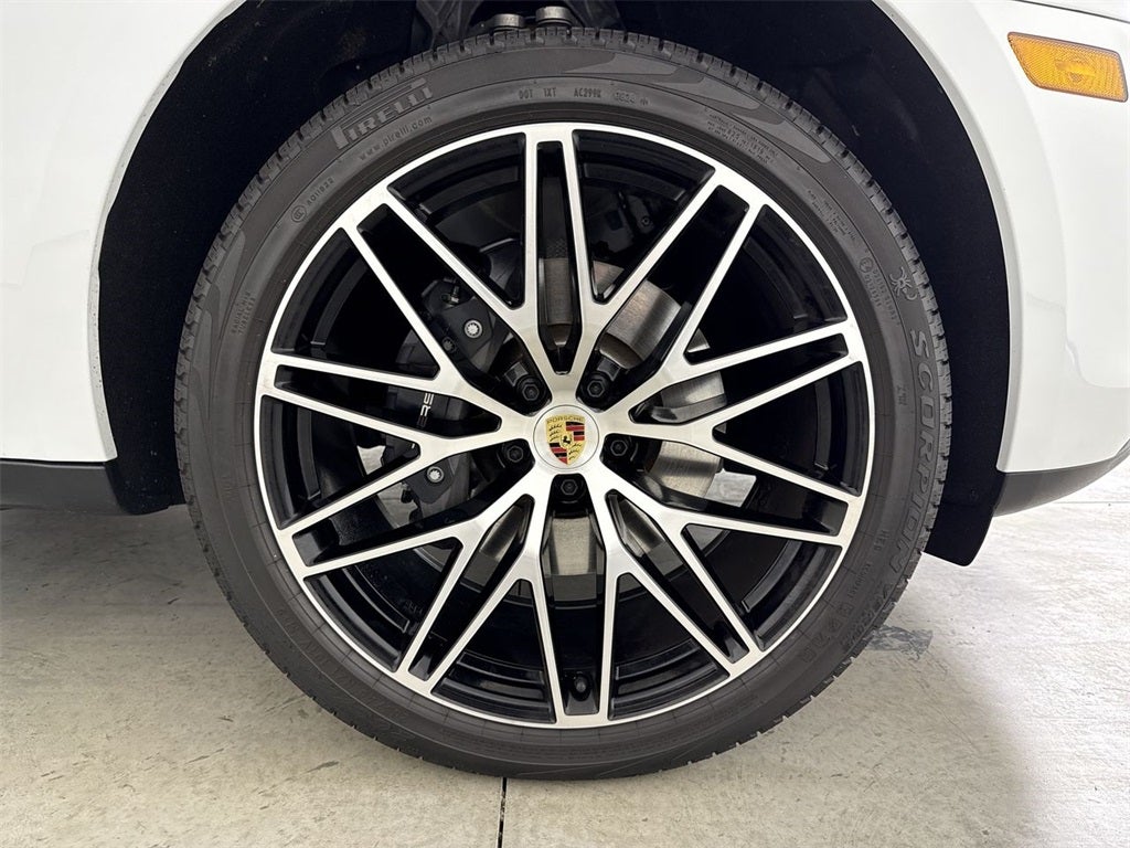 2025 Porsche Macan AWD