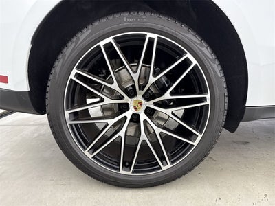 2025 Porsche Macan AWD