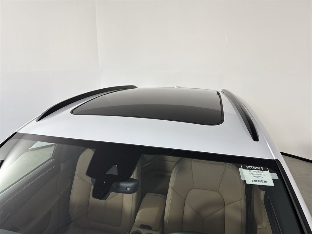2025 Porsche Macan AWD