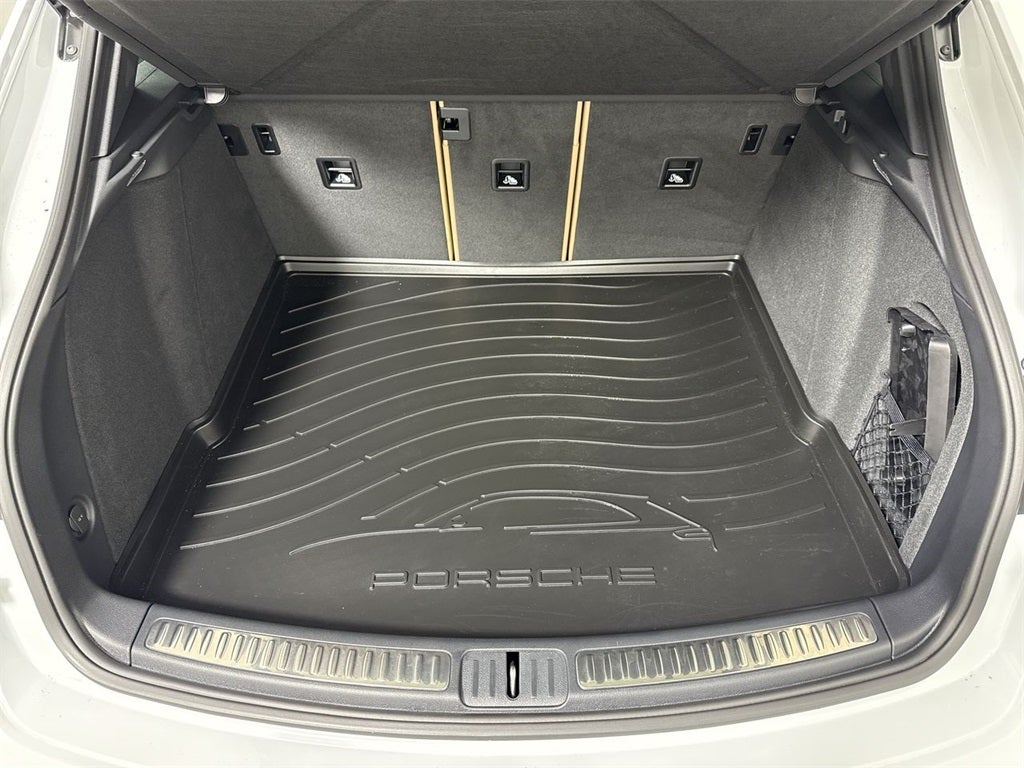 2025 Porsche Macan AWD