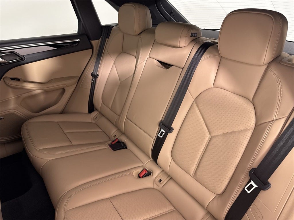 2025 Porsche Macan AWD