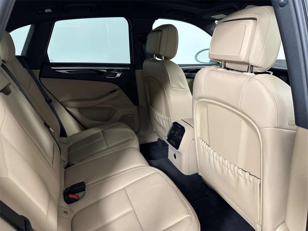 2025 Porsche Macan AWD