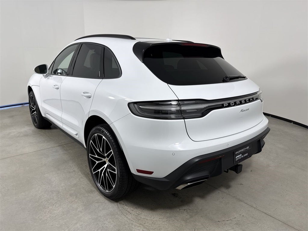 2025 Porsche Macan AWD