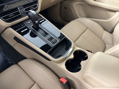 2025 Porsche Macan AWD