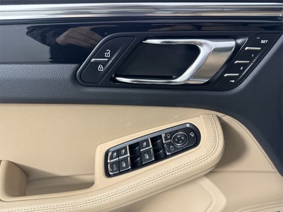 2025 Porsche Macan AWD