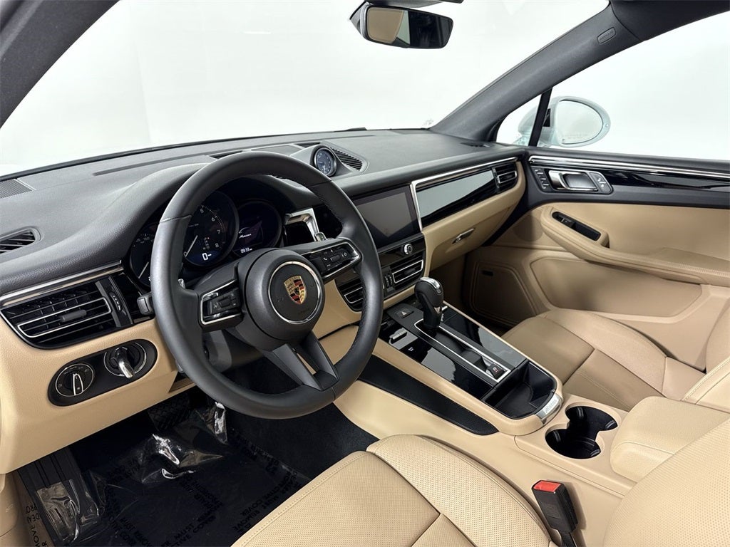 2025 Porsche Macan AWD