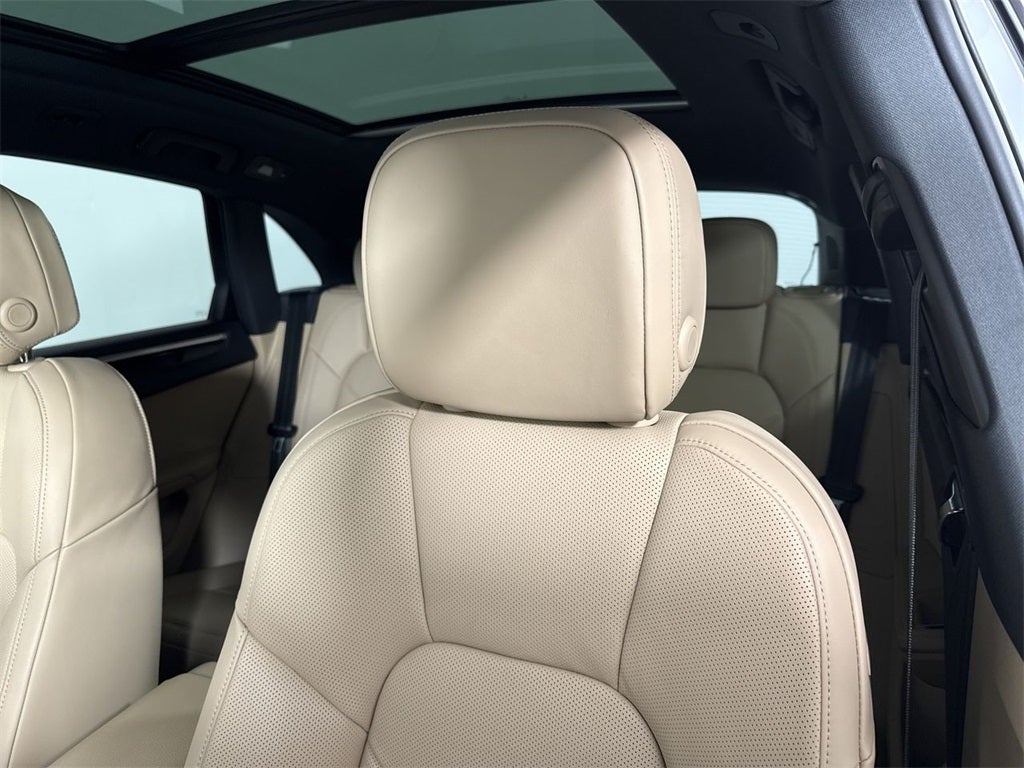 2025 Porsche Macan AWD