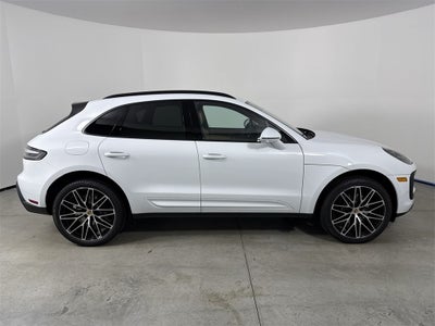 2025 Porsche Macan AWD