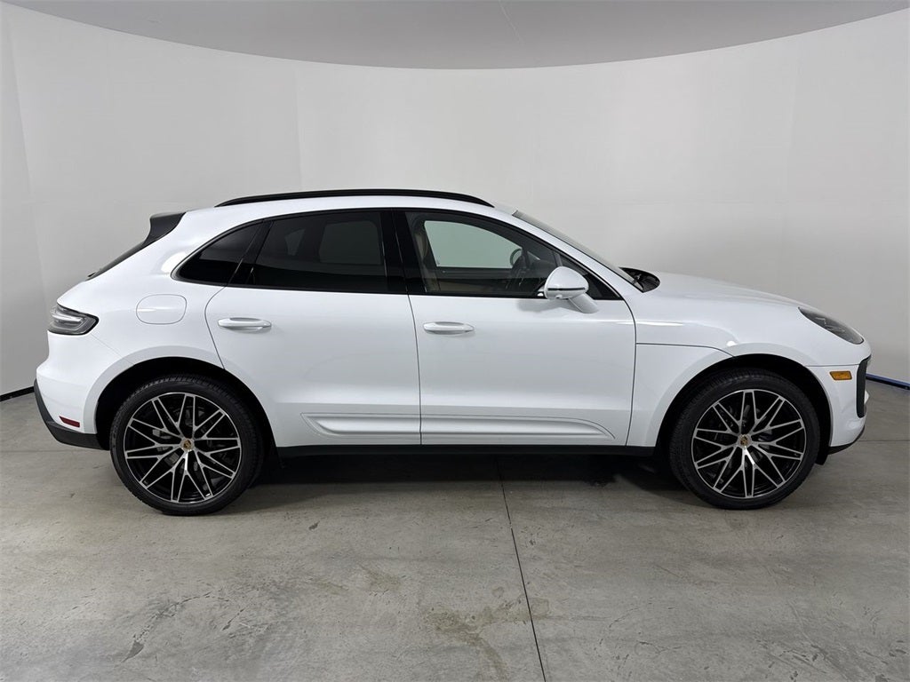 2025 Porsche Macan AWD