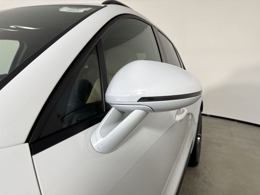 2025 Porsche Macan AWD