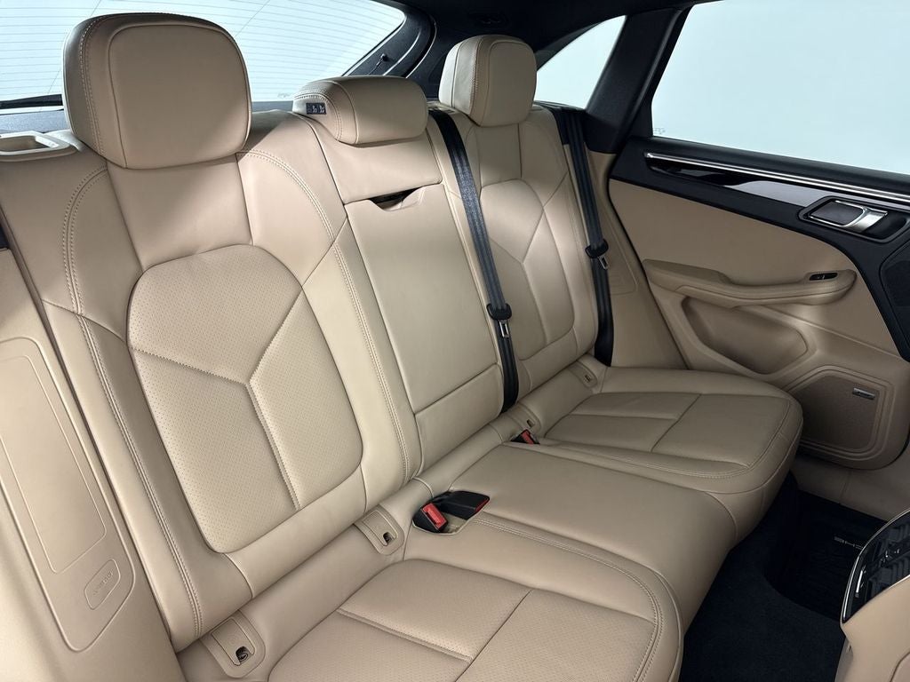 2025 Porsche Macan AWD