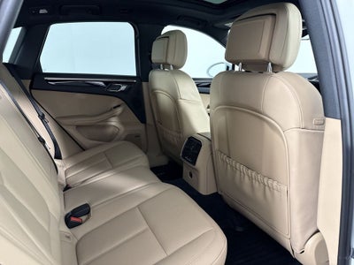 2025 Porsche Macan AWD