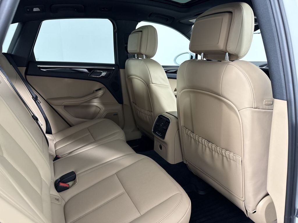 2025 Porsche Macan AWD