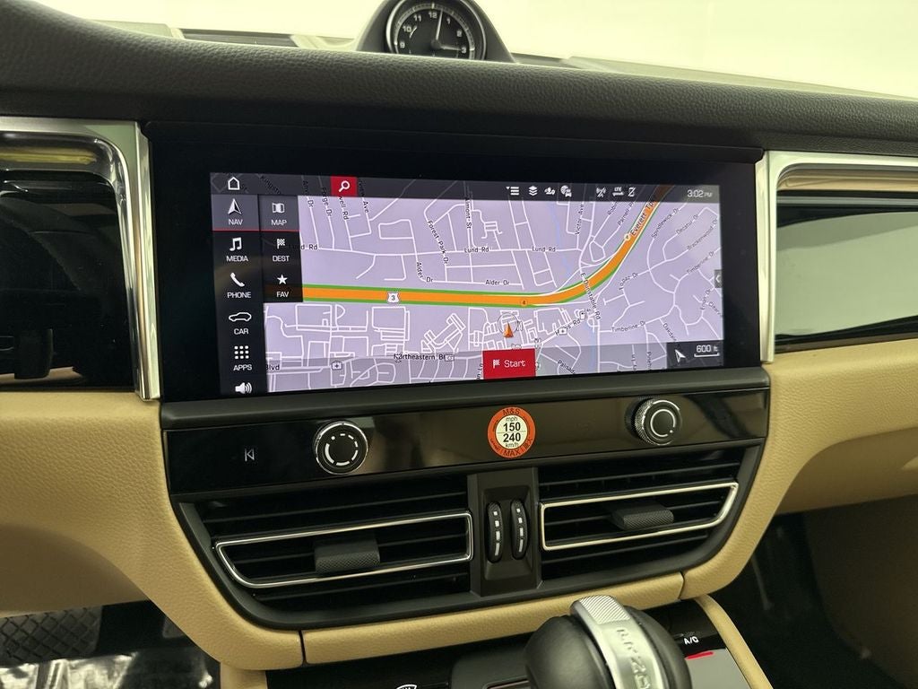 2025 Porsche Macan AWD