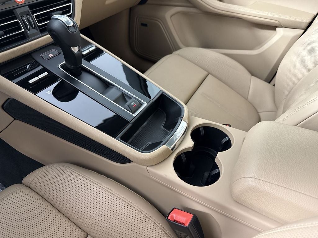 2025 Porsche Macan AWD
