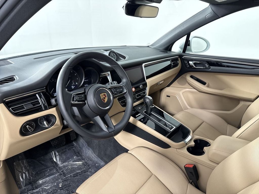 2025 Porsche Macan AWD
