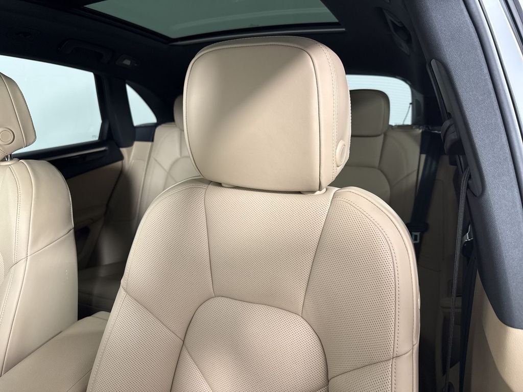 2025 Porsche Macan AWD