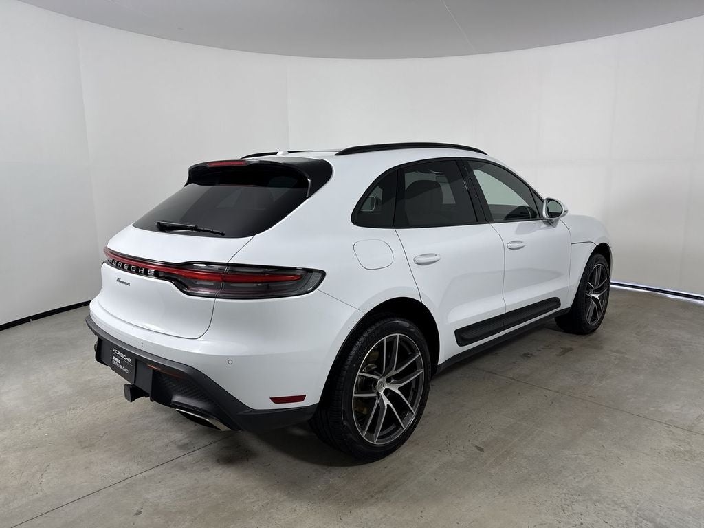 2025 Porsche Macan AWD