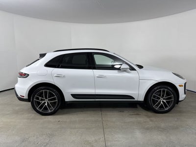 2025 Porsche Macan AWD