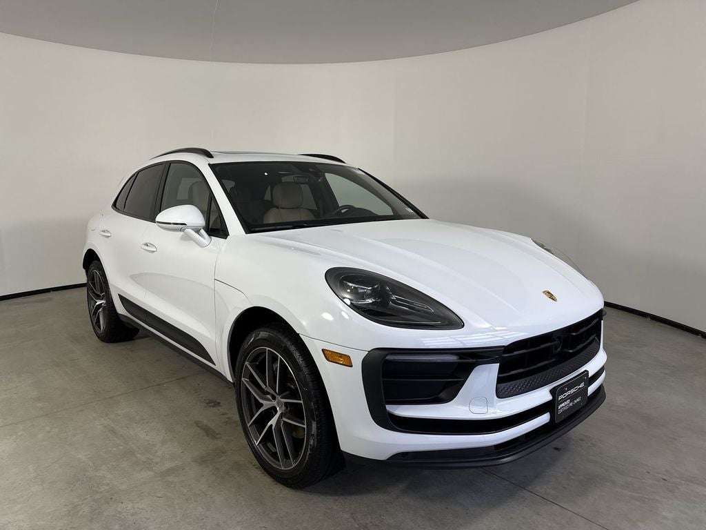 2025 Porsche Macan AWD