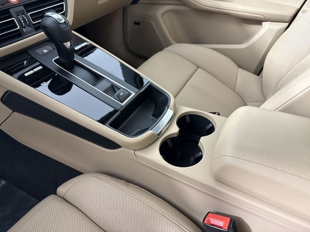 2025 Porsche Macan Macan