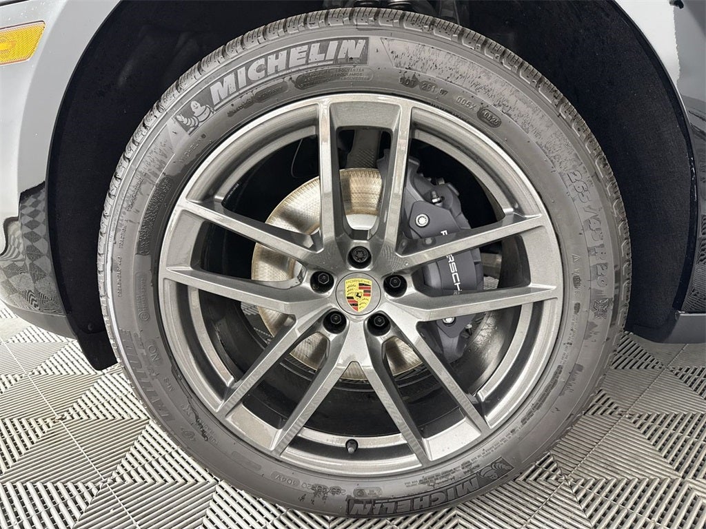 2025 Porsche Macan T