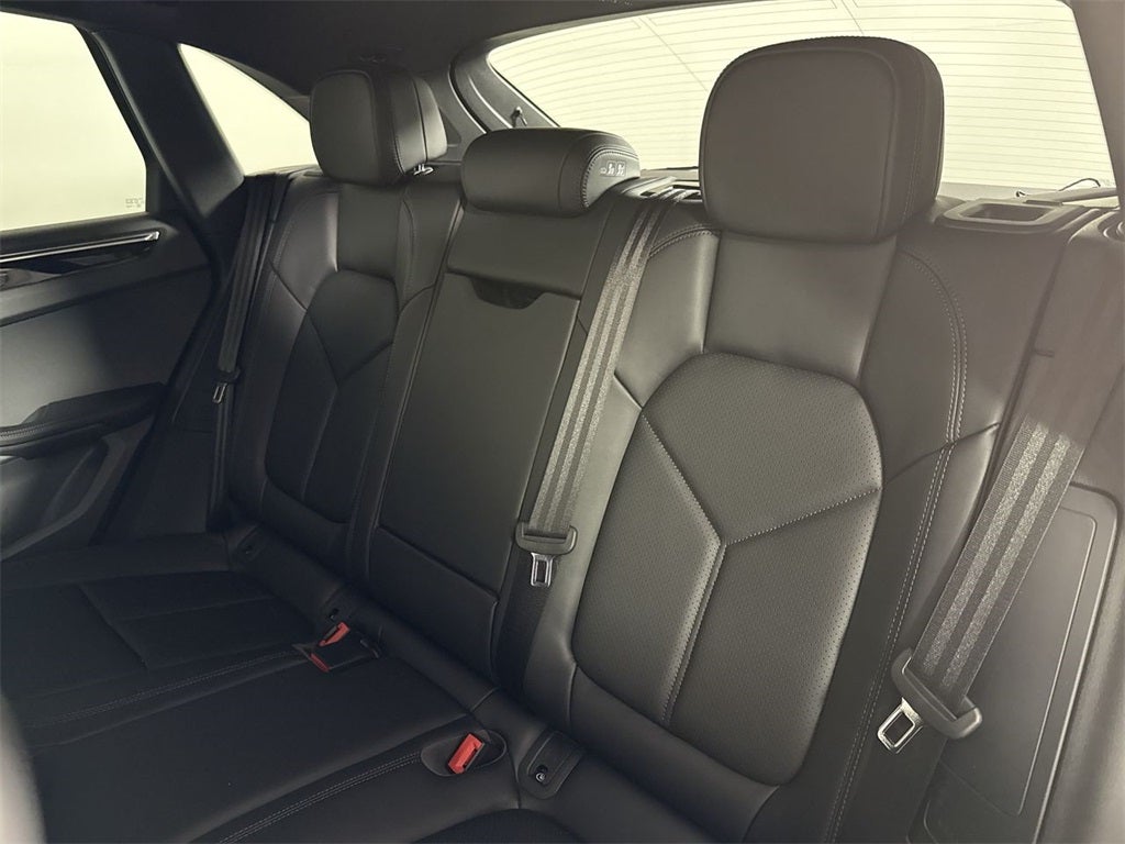 2025 Porsche Macan T