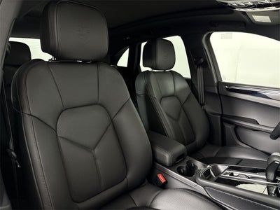 2025 Porsche Macan T