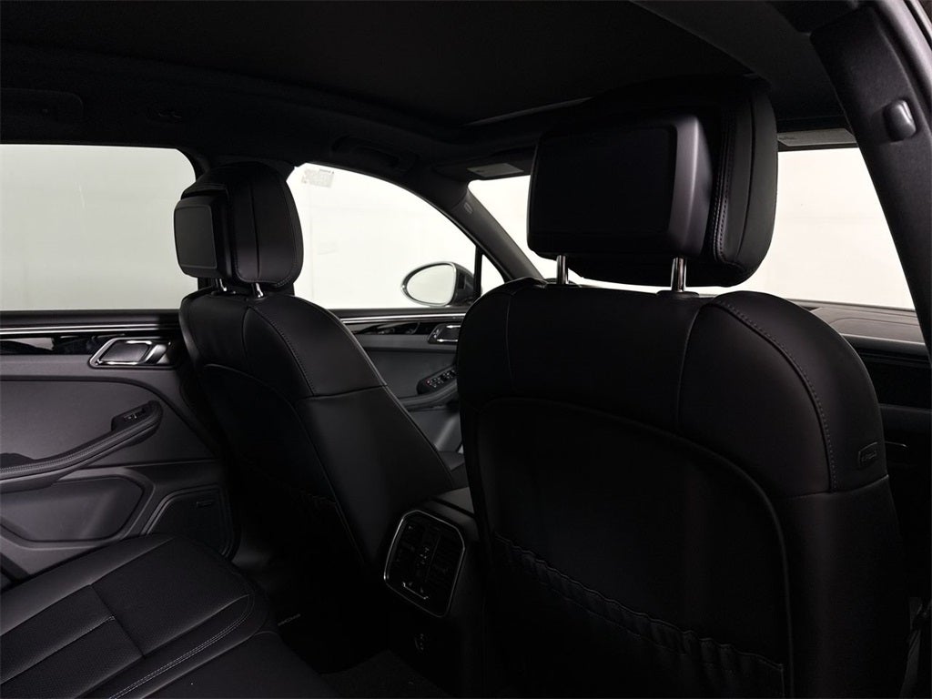 2025 Porsche Macan T