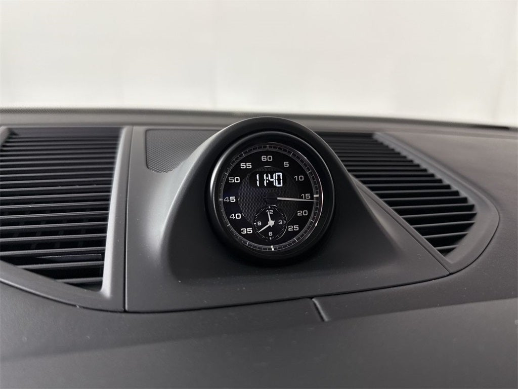 2025 Porsche Macan T