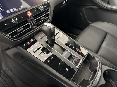 2025 Porsche Macan T