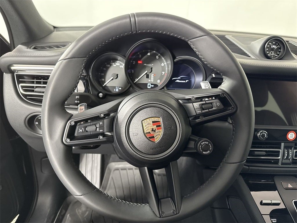 2025 Porsche Macan T