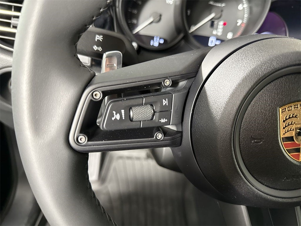 2025 Porsche Macan T