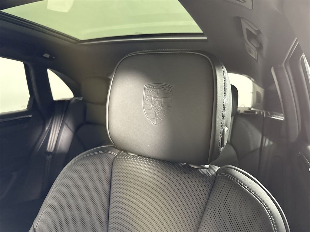 2025 Porsche Macan T