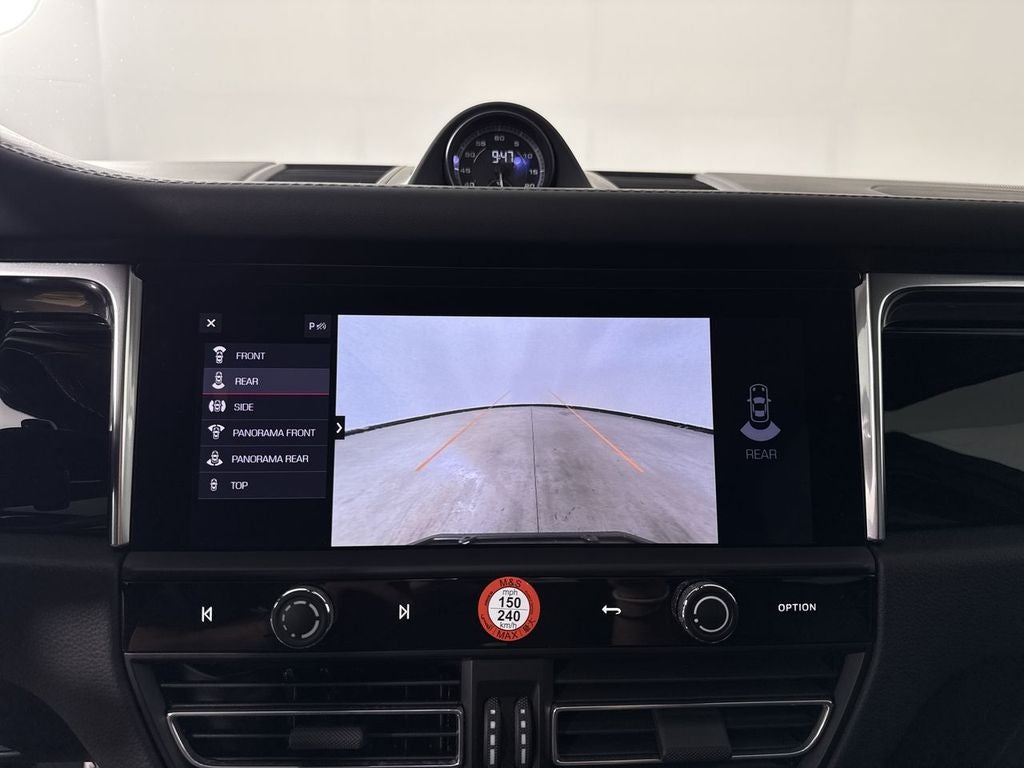 2026 Porsche Macan AWD