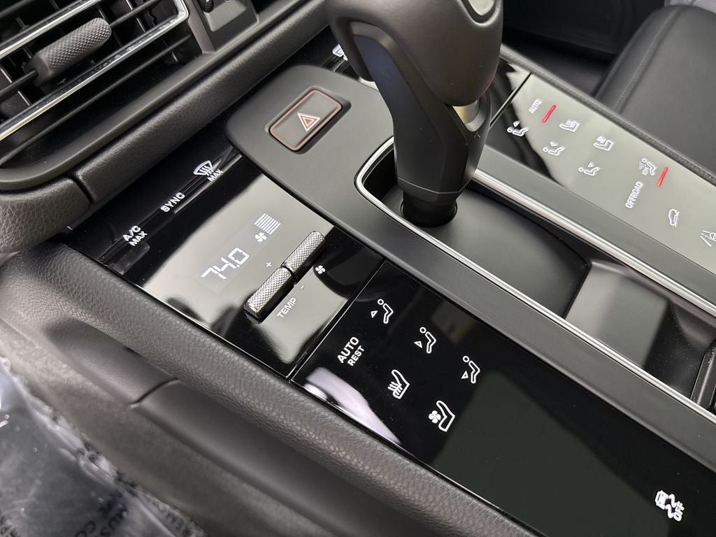 2026 Porsche Macan AWD