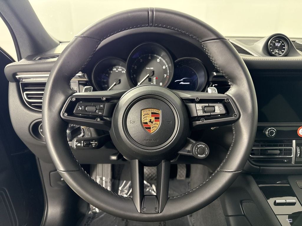 2026 Porsche Macan AWD