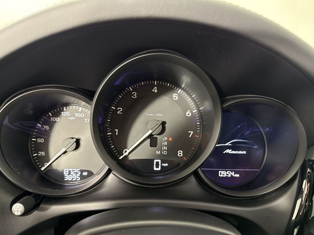 2026 Porsche Macan AWD