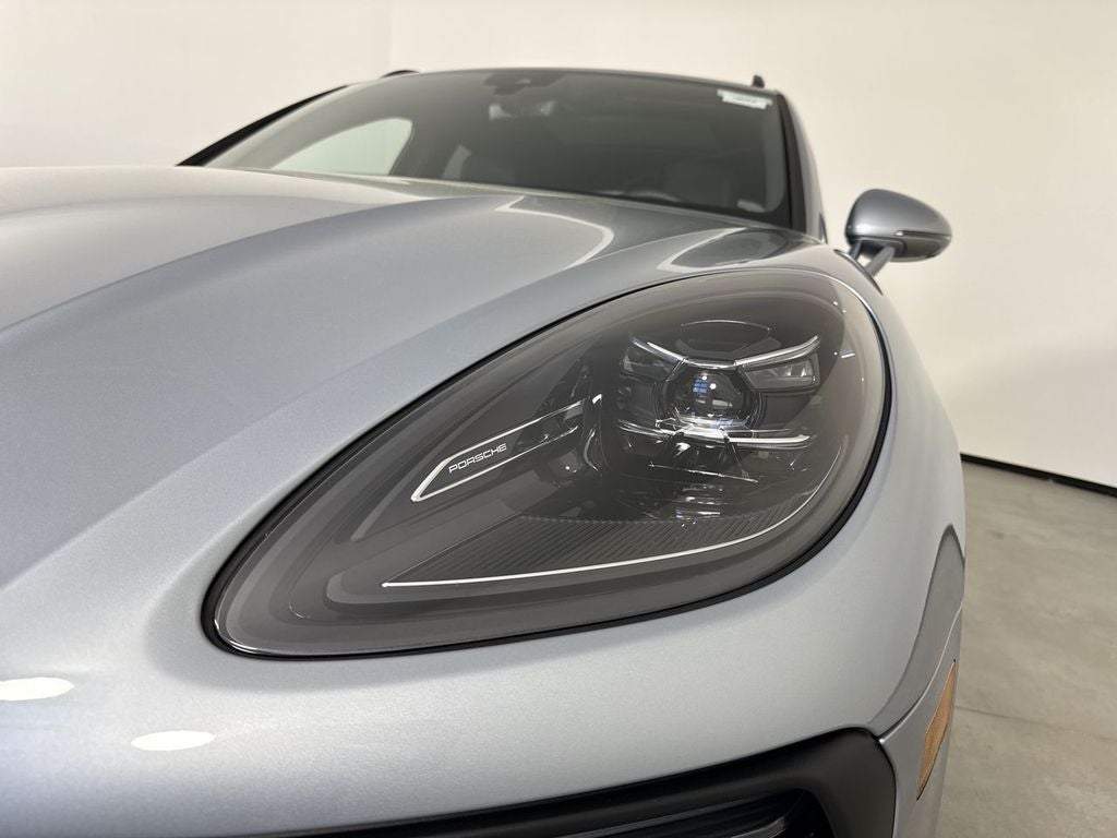 2026 Porsche Macan AWD
