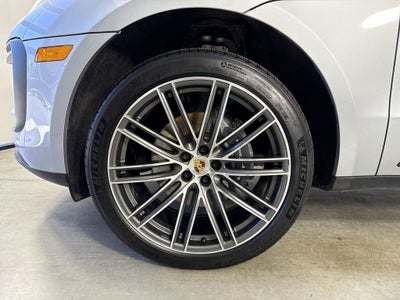 2026 Porsche Macan AWD