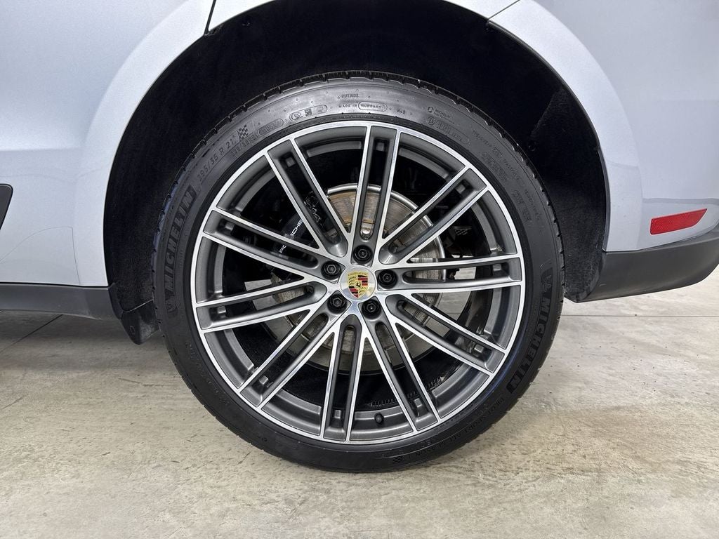 2026 Porsche Macan AWD