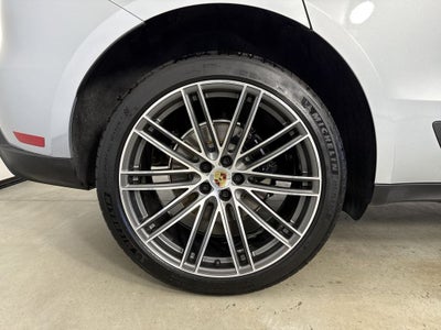 2026 Porsche Macan AWD