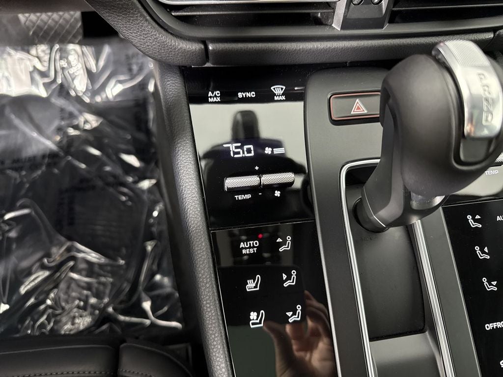 2026 Porsche Macan AWD