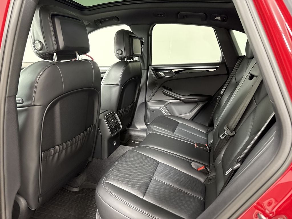 2026 Porsche Macan AWD