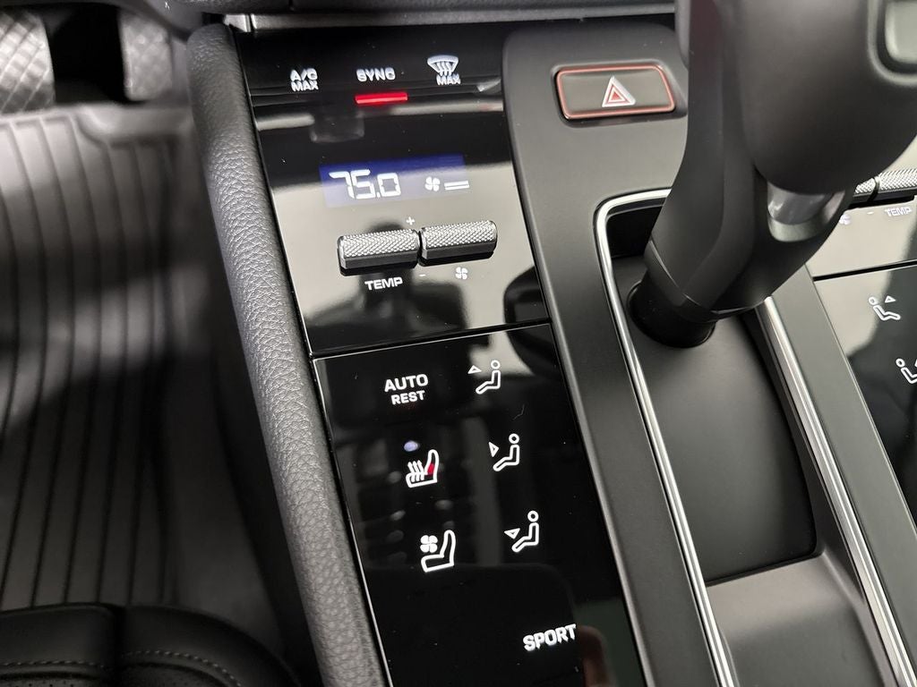 2026 Porsche Macan AWD