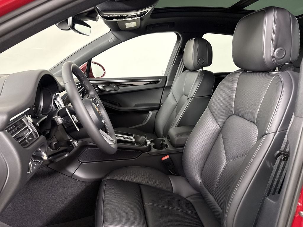 2026 Porsche Macan AWD