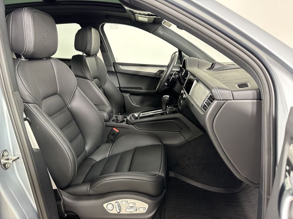 2026 Porsche Macan Macan T