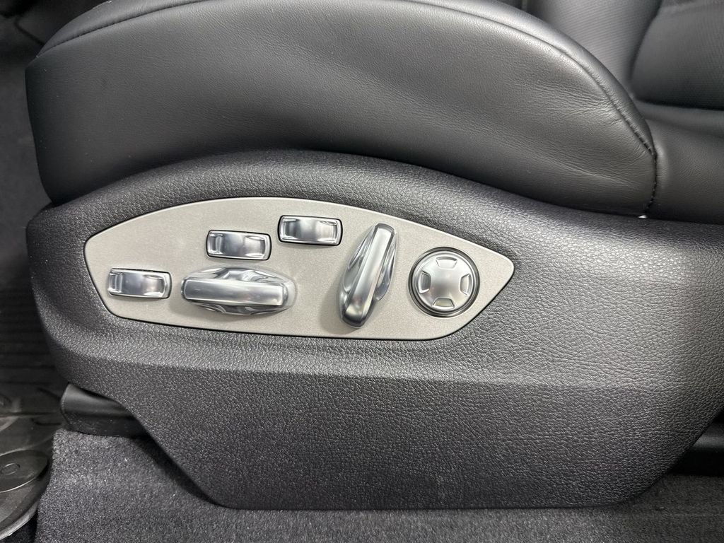 2026 Porsche Macan Macan T